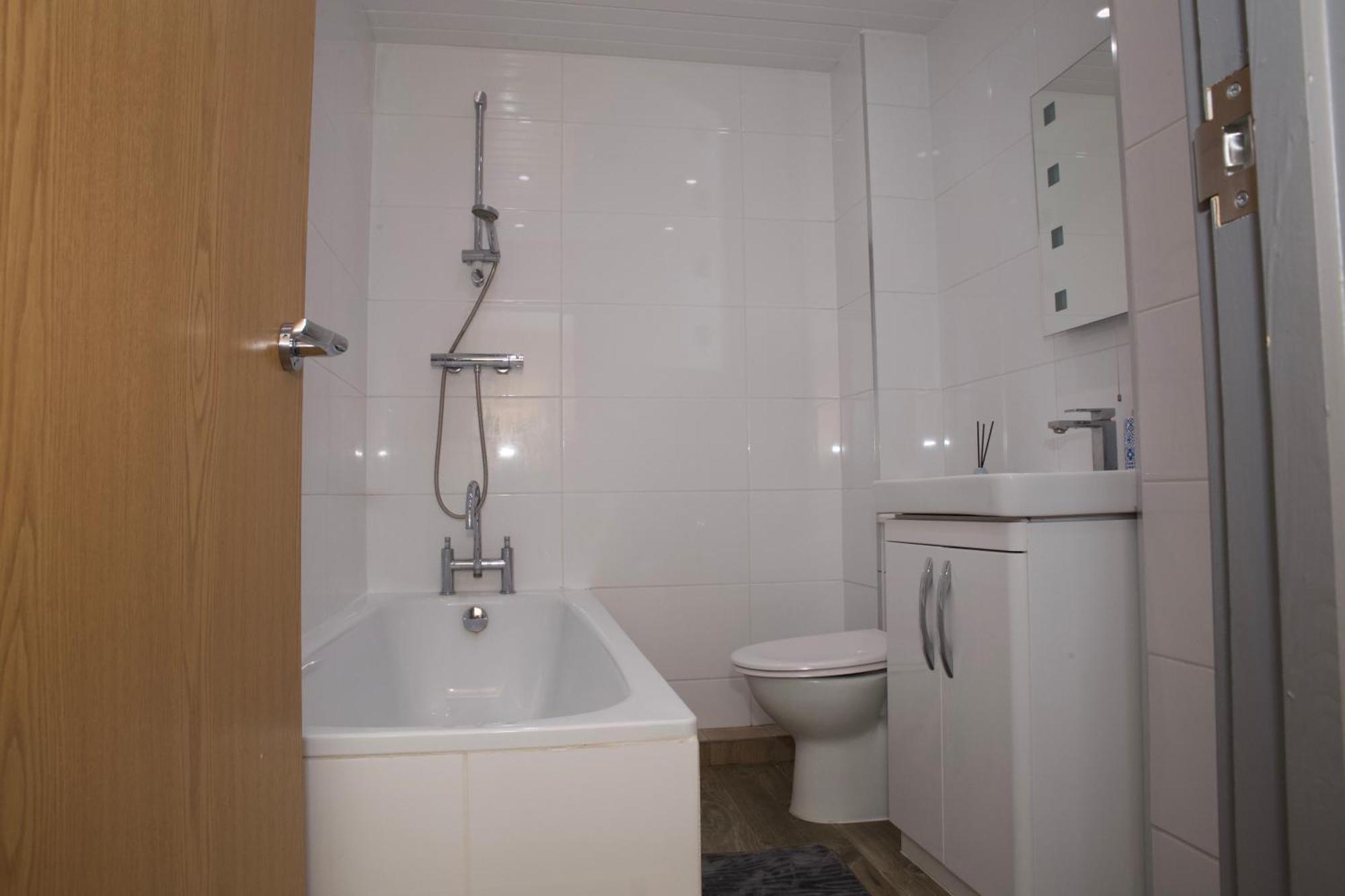 Spacious Modern 2 Bed Flat In City Centre Reading Kültér fotó